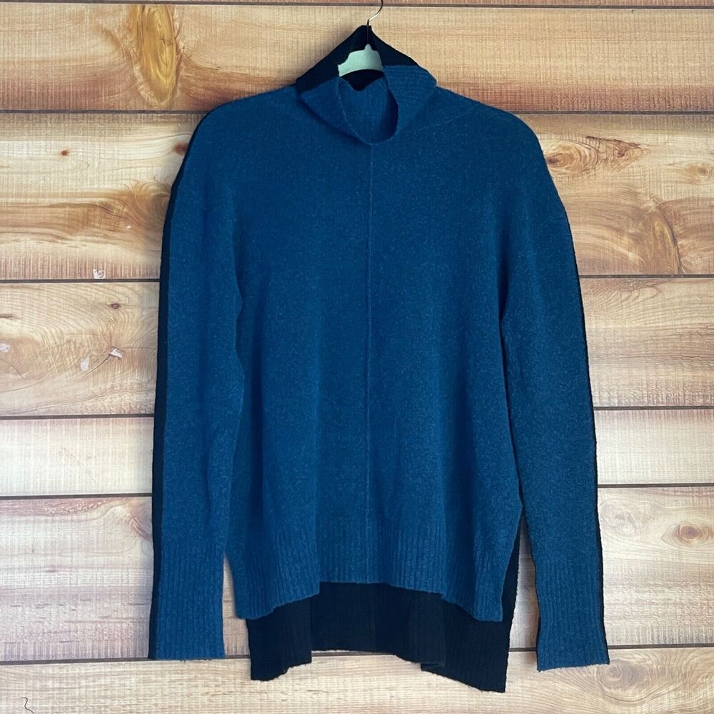 Athleta Transit Pullover Turtleneck Sweater Merino Wool Colorblock‎ Womens Small